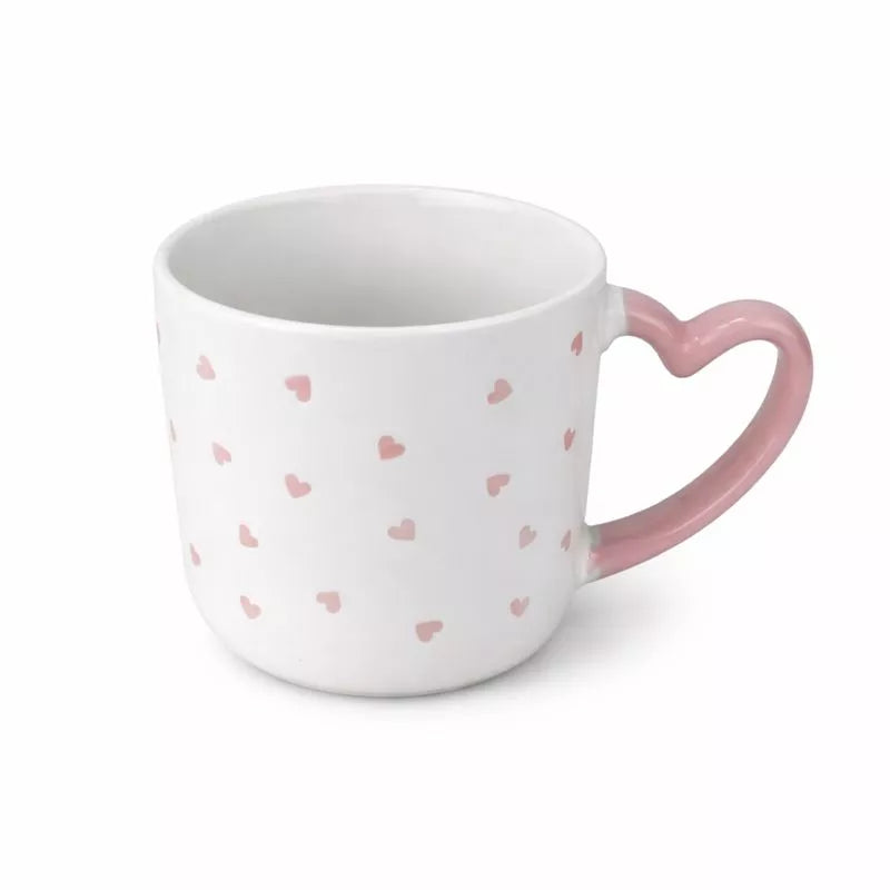 مج سيراميك أبيض بنقشة قلوب ومقبض قلب وردي – White ceramic mug with pink heart-shaped handle and heart pattern by ILVIA
